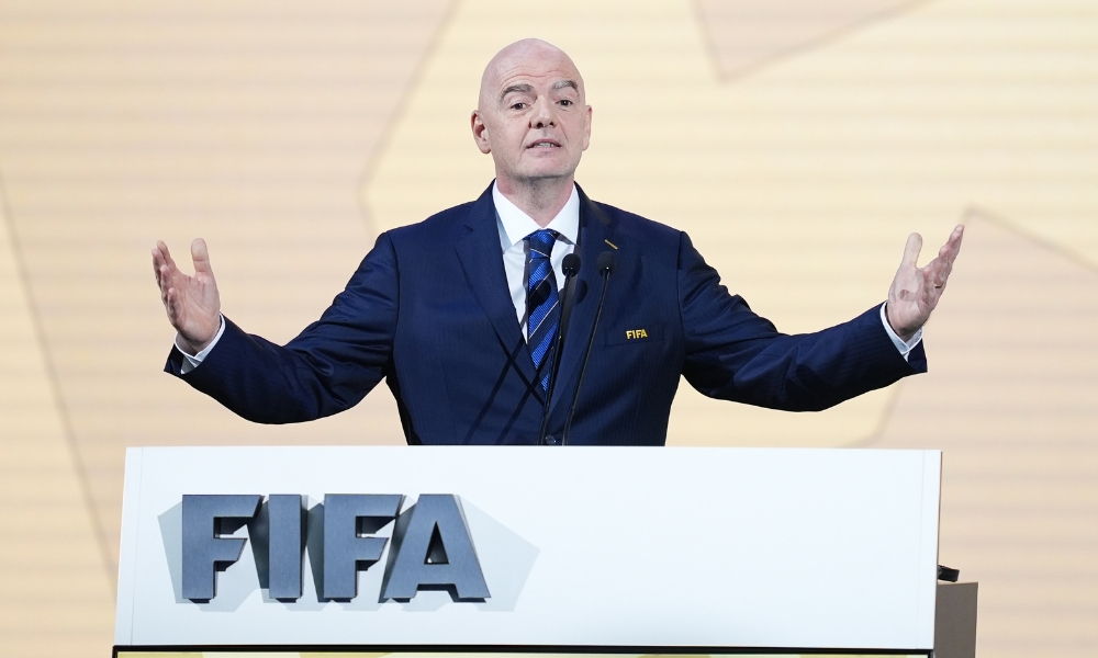 还是他在比 还是他在比